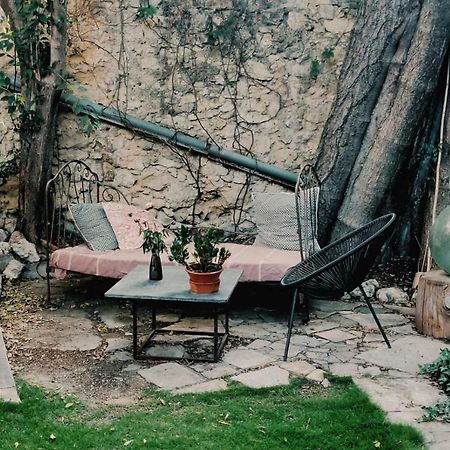 مونبيلييه En Ville Et Sous Les Arbres المظهر الخارجي الصورة