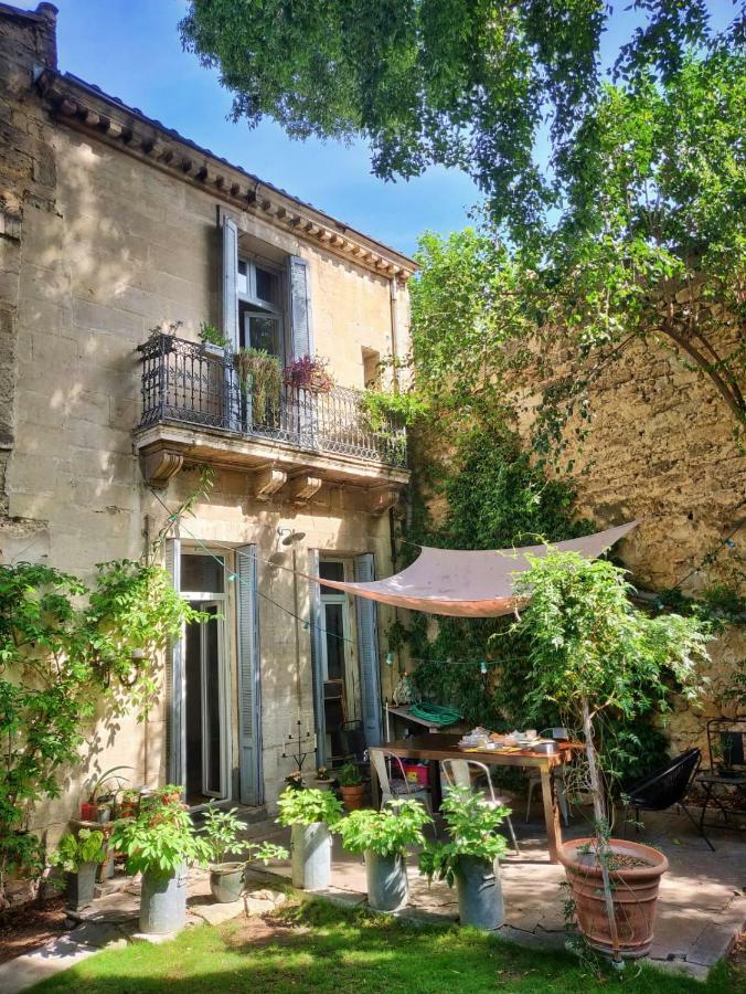 مونبيلييه En Ville Et Sous Les Arbres المظهر الخارجي الصورة